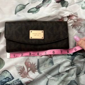 Michael kors wallet